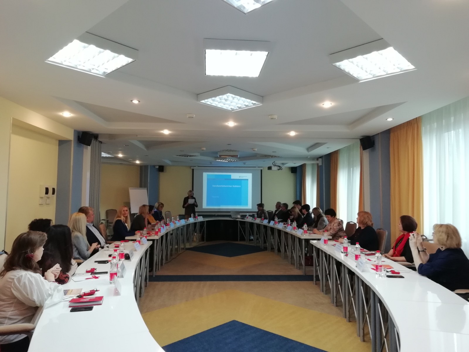 svg+xml;charset=utf-8,%3Csvg%20xmlns%3D Члены Клуба деловых женщин Союза  приняли участие в международном семинаре по вопросам связей с общественностью