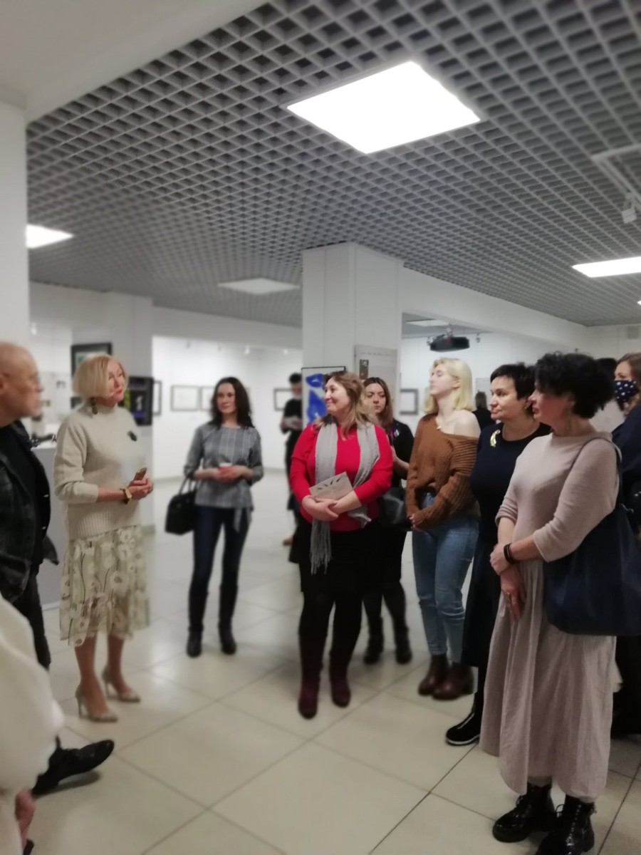 svg+xml;charset=utf-8,%3Csvg%20xmlns%3D Заседание Клуба деловых женщин ОО «МССПиР»:  Знакомство с художественной выставкой «Линия любви» в Национальном центре современных искусств