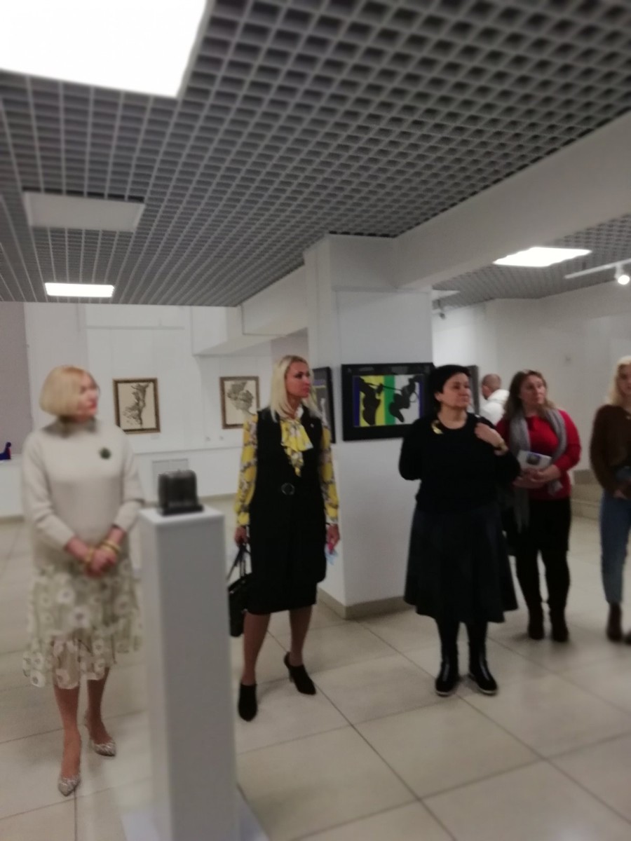 svg+xml;charset=utf-8,%3Csvg%20xmlns%3D Заседание Клуба деловых женщин ОО «МССПиР»:  Знакомство с художественной выставкой «Линия любви» в Национальном центре современных искусств