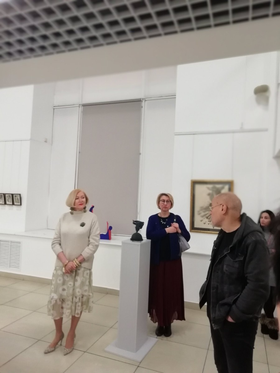 svg+xml;charset=utf-8,%3Csvg%20xmlns%3D Заседание Клуба деловых женщин ОО «МССПиР»:  Знакомство с художественной выставкой «Линия любви» в Национальном центре современных искусств