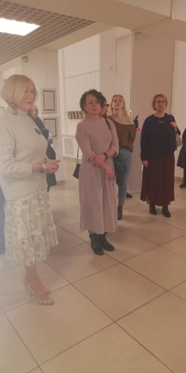 svg+xml;charset=utf-8,%3Csvg%20xmlns%3D Заседание Клуба деловых женщин ОО «МССПиР»:  Знакомство с художественной выставкой «Линия любви» в Национальном центре современных искусств