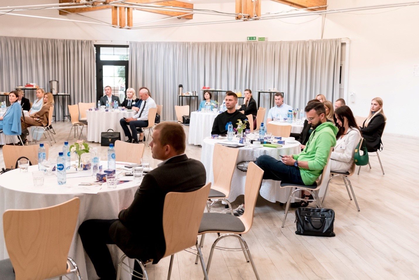 svg+xml;charset=utf-8,%3Csvg%20xmlns%3D Виктор Маргелов, Геннадий Мястовский приняли участие в Бизнес-ланче  «Финансы» в рамках бизнес-форума «VitaminB»