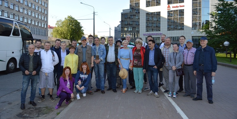 229 Представители предпринимательских союзов и власти провели трудовую акцию в честь 27-летия белорусского бизнеса