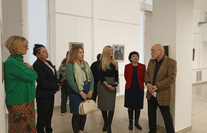 svg+xml;charset=utf-8,%3Csvg%20xmlns%3D Заседание Клуба деловых женщин в Национальном центре современных искусств: Знакомство с новой художественной выставкой