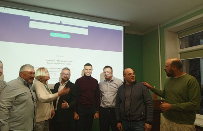 svg+xml;charset=utf-8,%3Csvg%20xmlns%3D  ДЕНЬ ДИРЕКТОРА: &laquo;Искусственный интеллект и управленческая деградация&raquo;. &laquo;AI-сотрудники для автоматизации бизнеса&raquo;