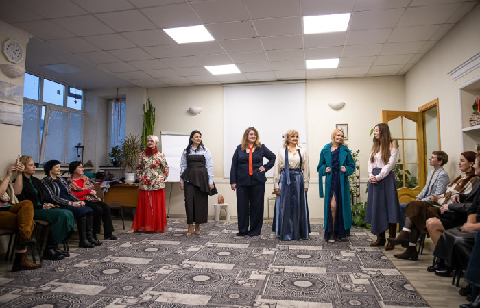 svg+xml;charset=utf-8,%3Csvg%20xmlns%3D Заседание Клуба деловых женщин. Встреча с белорусским  дизайнером Татьяной Романовской.