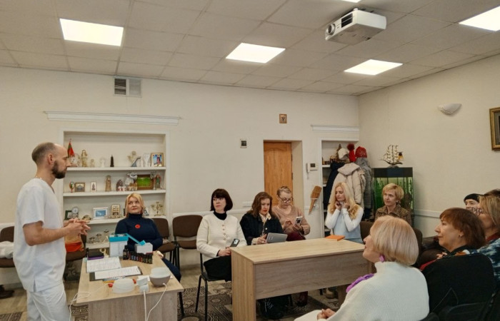 svg+xml;charset=utf-8,%3Csvg%20xmlns%3D Встреча в  Клубе деловых женщин: в гостях  &ndash; аромапрактик, профессиональный массажист  Вадим ЛУЦЕВИЧ 