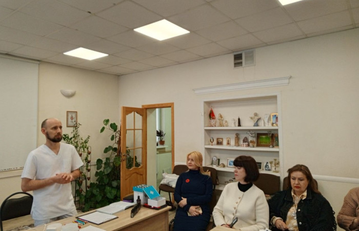 svg+xml;charset=utf-8,%3Csvg%20xmlns%3D Встреча в  Клубе деловых женщин: в гостях  &ndash; аромапрактик, профессиональный массажист  Вадим ЛУЦЕВИЧ 