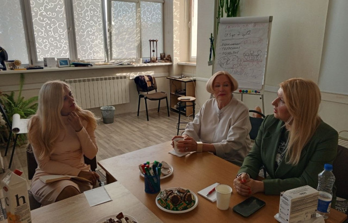 svg+xml;charset=utf-8,%3Csvg%20xmlns%3D Заседание Клуба деловых женщин:  &laquo;Ваш стильный образ: актуальные тренды при подборе стрижки и окрашивания волос&raquo;