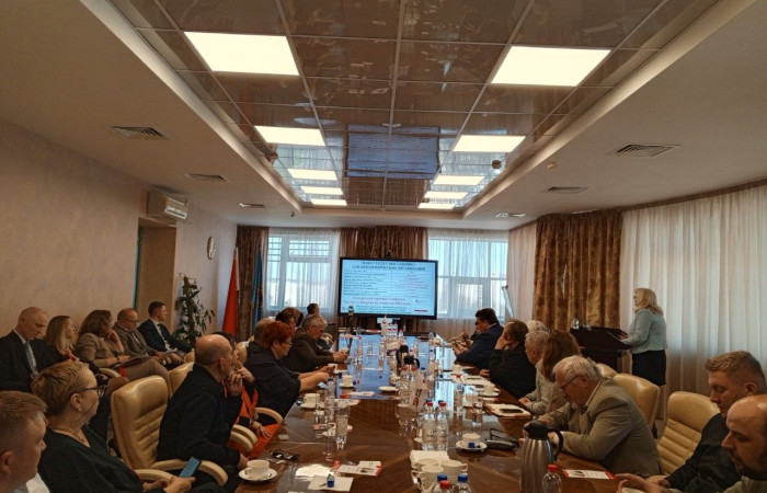 svg+xml;charset=utf-8,%3Csvg%20xmlns%3D ДЕНЬ ДИРЕКТОРА: Услуги БАНКА ДАБРАБЫТ для малого и среднего бизнеса