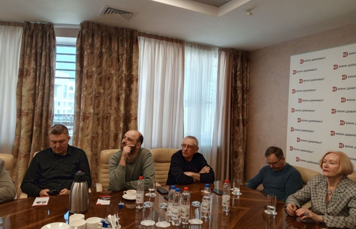 svg+xml;charset=utf-8,%3Csvg%20xmlns%3D ДЕНЬ ДИРЕКТОРА: Услуги БАНКА ДАБРАБЫТ для малого и среднего бизнеса