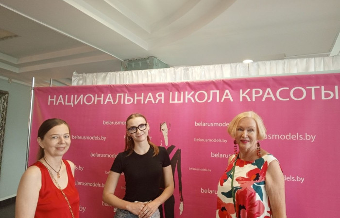 svg+xml;charset=utf-8,%3Csvg%20xmlns%3D Заседание Клуба деловых женщин: Мастер-класс по дефиле под руководством  победительницы  конкурса &laquo;Мисс Беларусь &ndash; 2025&raquo;   