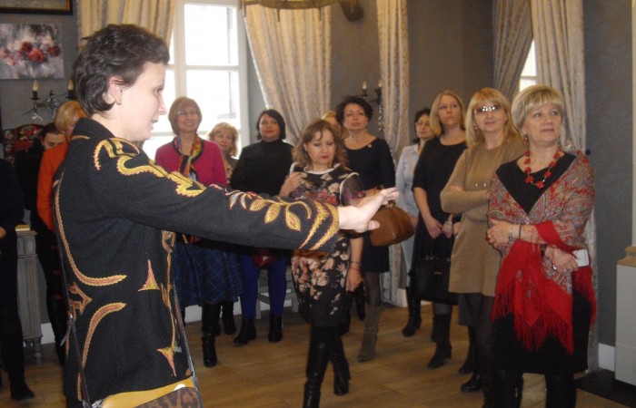 svg+xml;charset=utf-8,%3Csvg%20xmlns%3D Заседание Клуба деловых женщин  в салоне-галерее ГРАЙ-кафе