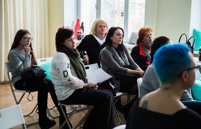 svg+xml;charset=utf-8,%3Csvg%20xmlns%3D Встреча в КУП «Молодежная социальная служба»: «Детская игровая комната – заряд позитива для детей и родителей»