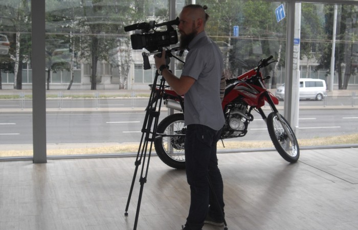 svg+xml;charset=utf-8,%3Csvg%20xmlns%3D Партнёрское предприятие Союза &laquo;Бизнес Кар&raquo; подарило Минскому ГАИ мотоцикл LIFAN LF 150-13