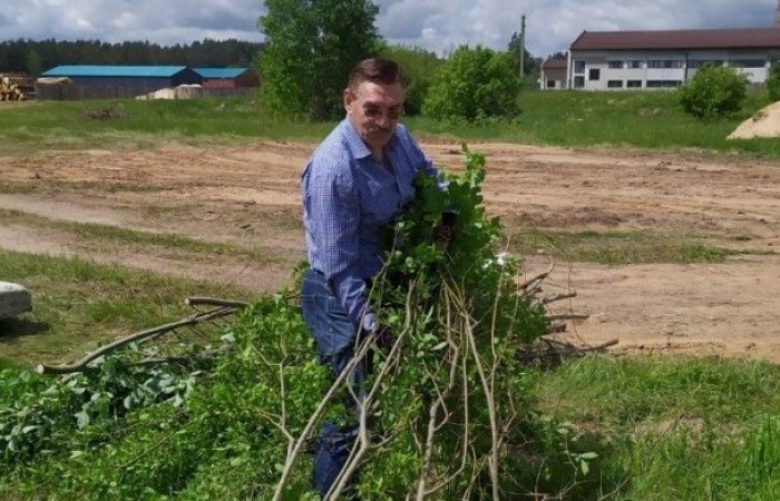 svg+xml;charset=utf-8,%3Csvg%20xmlns%3D Вадим Бородуля и Александр Малашко приняли участие в совместном субботнике представителей бизнеса и власти