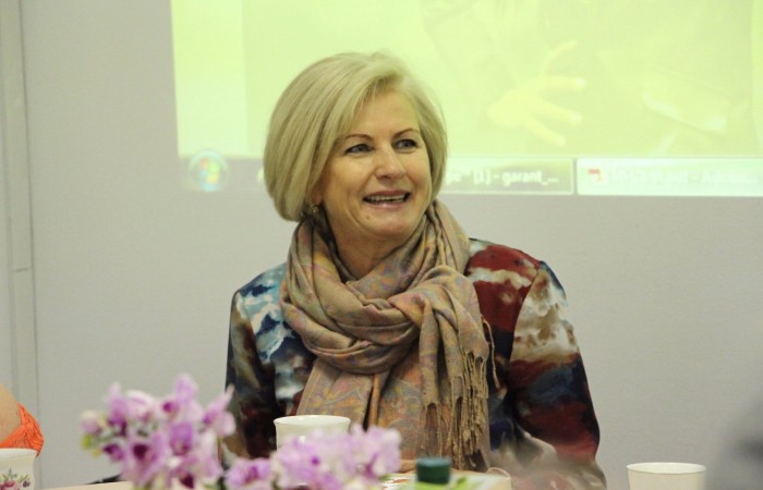 svg+xml;charset=utf-8,%3Csvg%20xmlns%3D Центр бухгалтерских услуг «Гарант» отпраздновал новоселье. В гостях -  Клуб деловых женщин Союза.