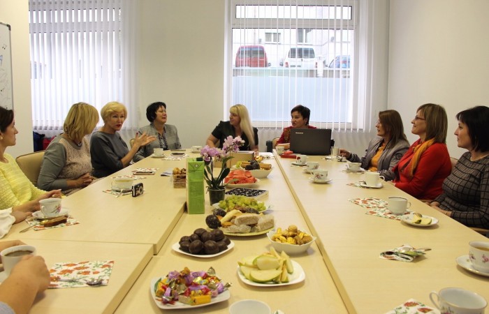 svg+xml;charset=utf-8,%3Csvg%20xmlns%3D Центр бухгалтерских услуг «Гарант» отпраздновал новоселье. В гостях -  Клуб деловых женщин Союза.