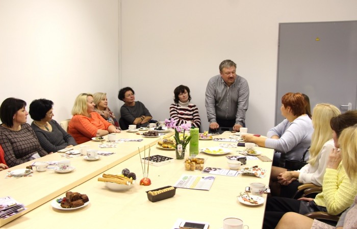 svg+xml;charset=utf-8,%3Csvg%20xmlns%3D Центр бухгалтерских услуг «Гарант» отпраздновал новоселье. В гостях -  Клуб деловых женщин Союза.